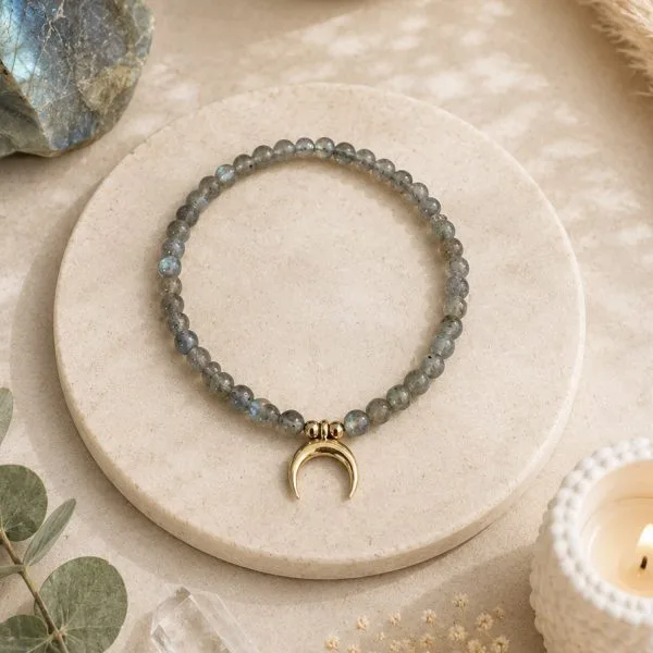 Intuition - Labradoritt krystall armbånd 4mm med måneanheng