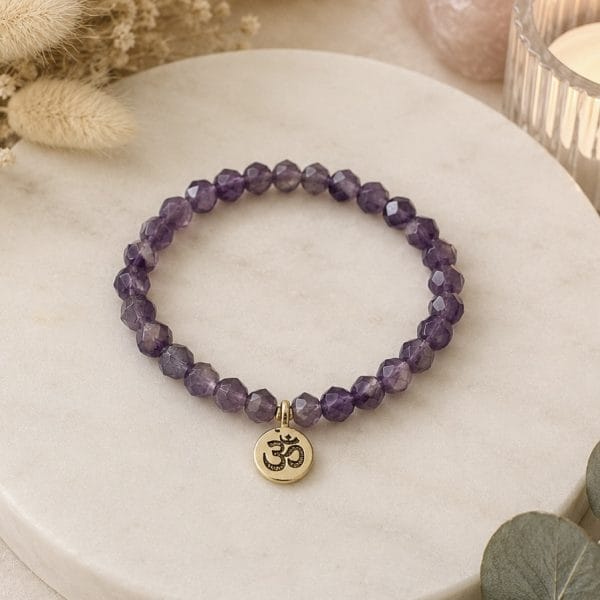Peace & Harmony - Fasettert ametyst krystall armbånd m/Om