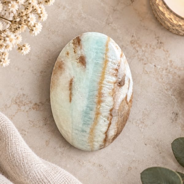 Karibisk kalsitt palm stone - Awakening the dreamer