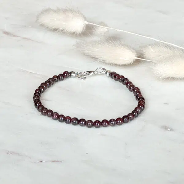 Passion & Strenght - Granat krystall armbånd 4mm
