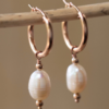 Pearl hoops - ørepynt gull