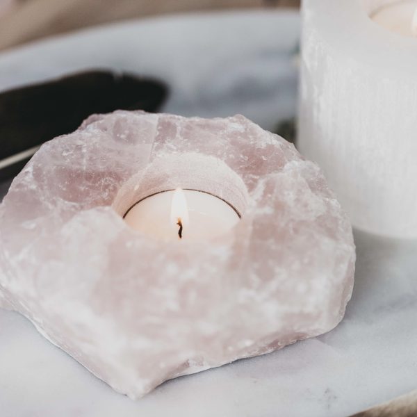 Rå rosenkvarts telysholder – kjærlighetens lys