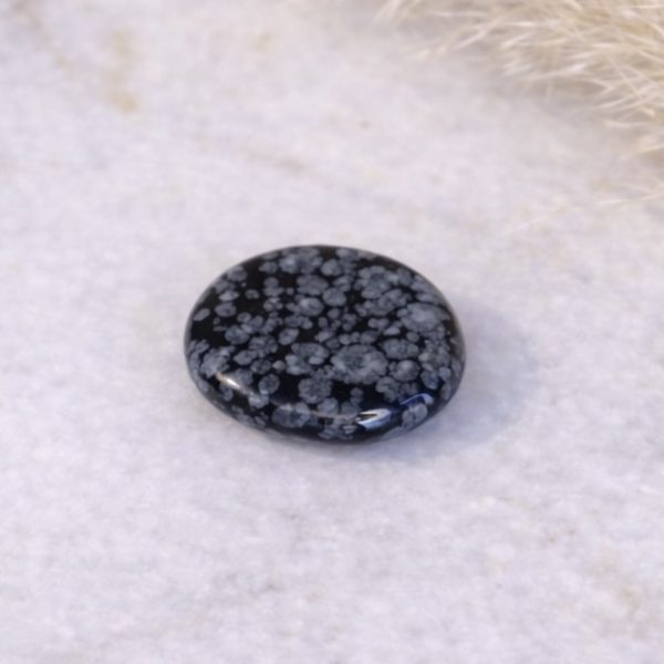 Protection, grounding & growth - Snøfnugg obsidian lommesten